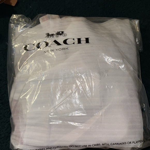 Coach Cassidy Backpack With Rivets - Picture 5 of 10